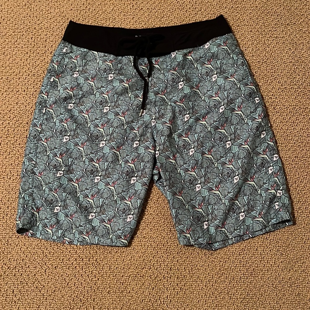 RIPNDIP men's size 32 shorts with pockets cat snap and tie closure